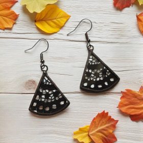 Csipkecsoda üveg fülbevaló - Fekete