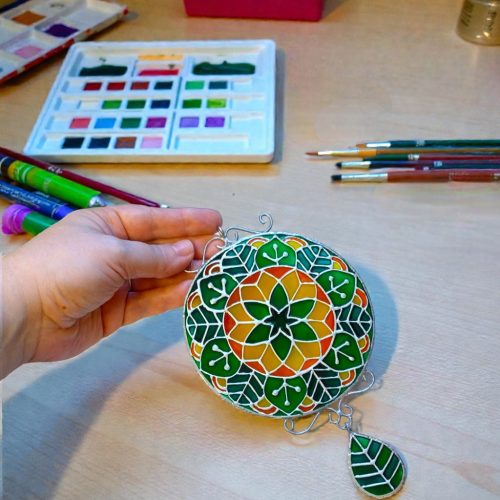 Életöröm Mandala - Festett üveg ablakdísz