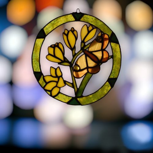 Frézia pillangóval függeszthető üveg ablakdekoráció - Stílusos lakásdísz